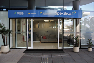 fachada da ApexBrasil de portas abertas